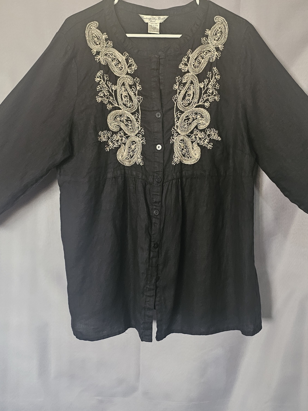 Vintage - 100% Linen Blouse With Cream Colored Pasley Embroidered Design